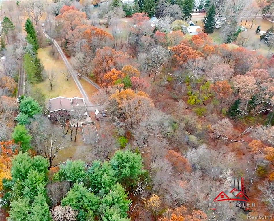 6570 Perryville Road, Holly, MI 48442 — Photo 2