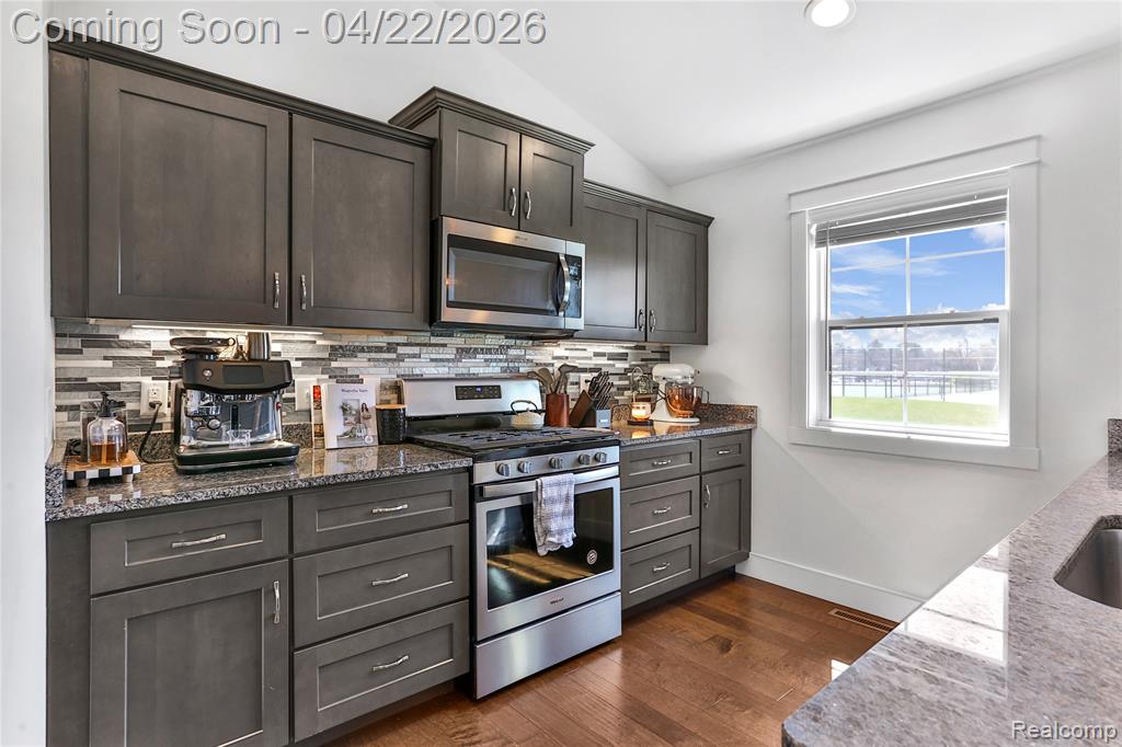 5711 Stone Briar Lane S, Freeland, MI 48623 — Photo 12