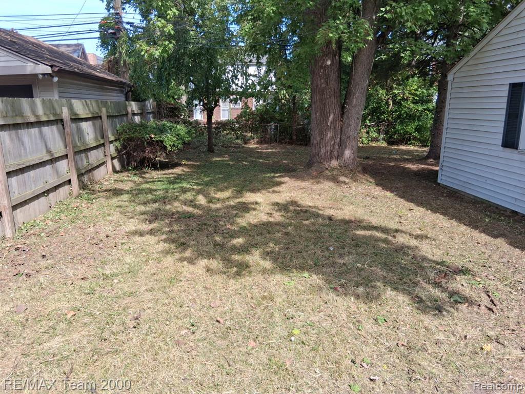 5228 Hillcrest Street, Detroit, MI 48236 — Photo 34