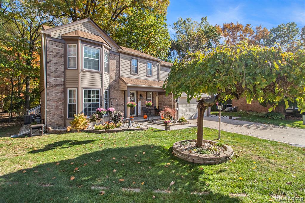 7946 Moonwood Place, Westland, MI — Photo 3
