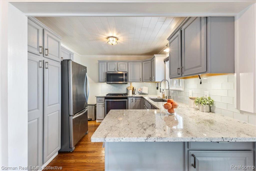 4583 FOREST Avenue, Waterford, MI 48328 — Photo 10