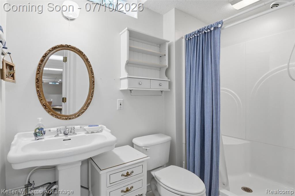 9722 Sunnywood Trail, South Lyon, MI 48178 — Photo 48