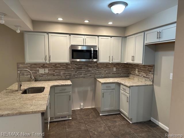 7391 Radcliff Drive, West Bloomfield, MI — Photo 7