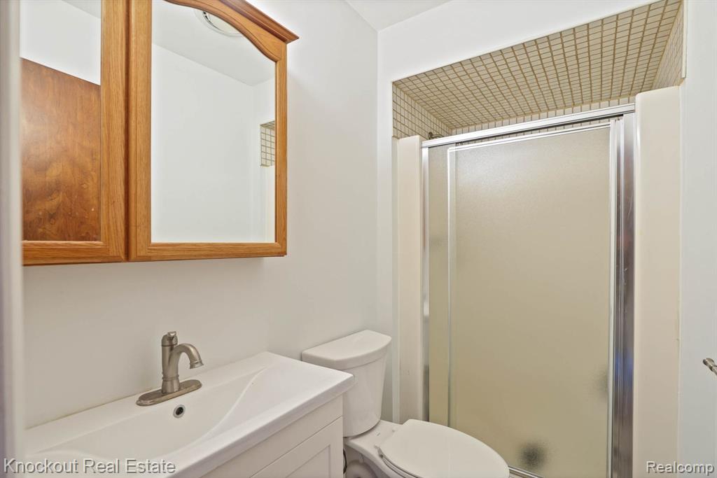 409 FRANCONIAN Drive E, Frankenmuth, MI 48734 — Photo 18