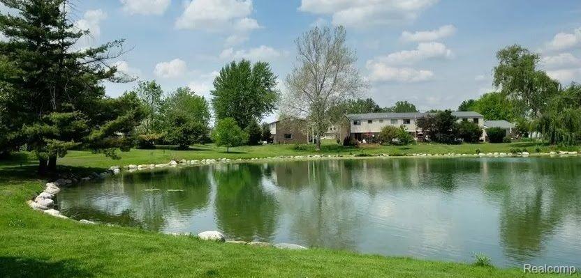 8387 LAKEVIEW Court, Ypsilanti, MI 48198 — Photo 32
