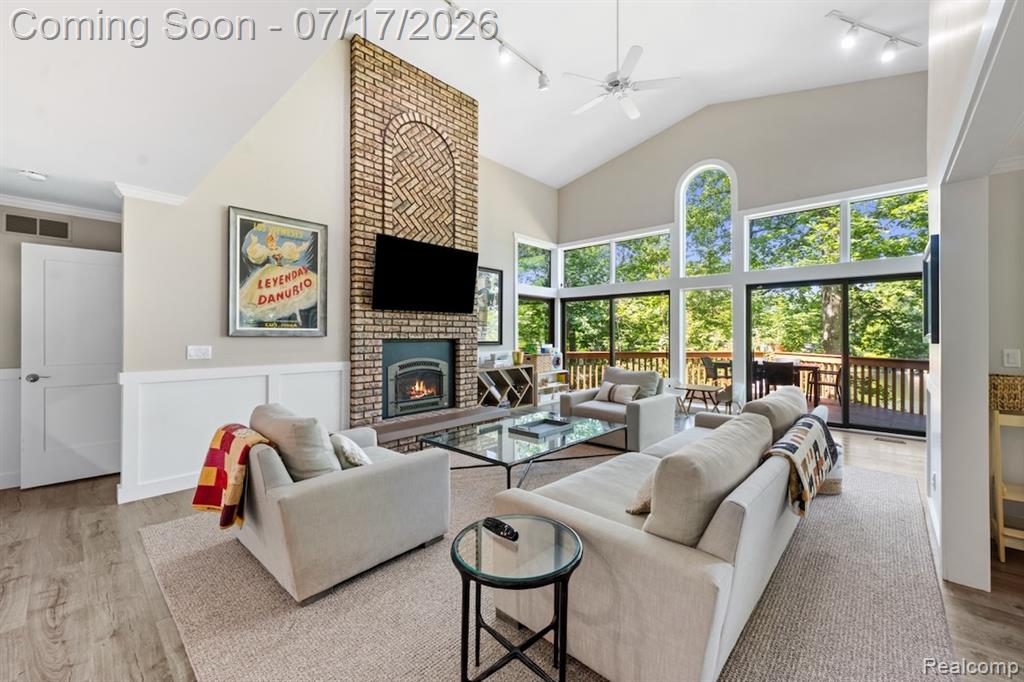 7375 Parkwood Drive, Fenton, MI 48430 — Photo 8