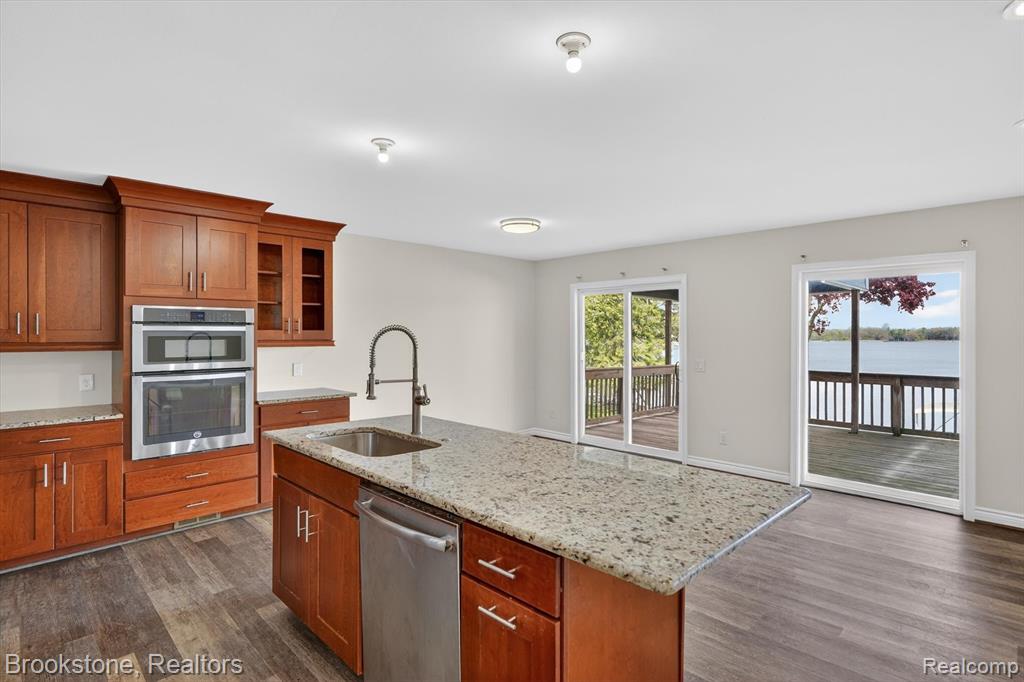 3695 Lotus Drive, Waterford, MI 48329 — Photo 13