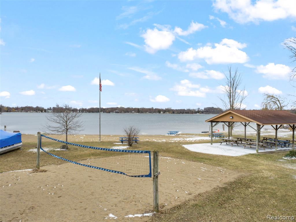 3778 Ponchartrain Drive, Pinckney, MI 48169 — Photo 28