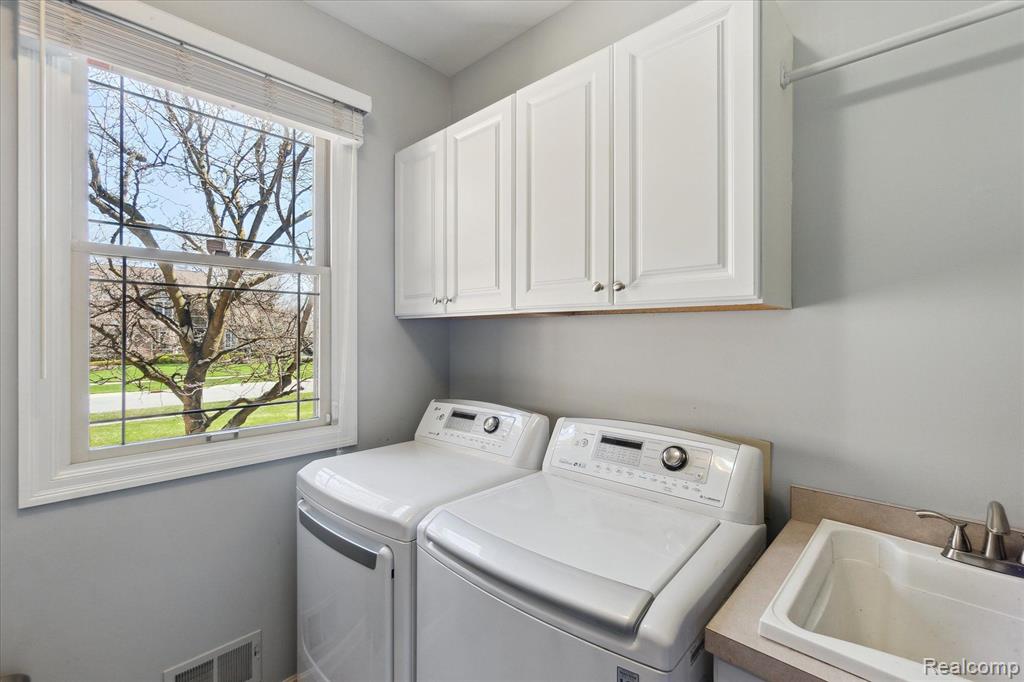6808 OAKHURST RIDGE Road, Clarkston, MI 48348 — Photo 38