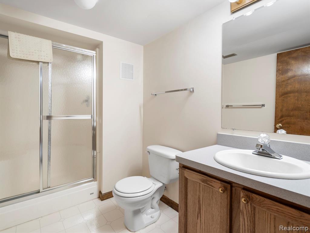 4738 MULBERRY WOODS Circle, Ann Arbor, MI 48105 — Photo 23