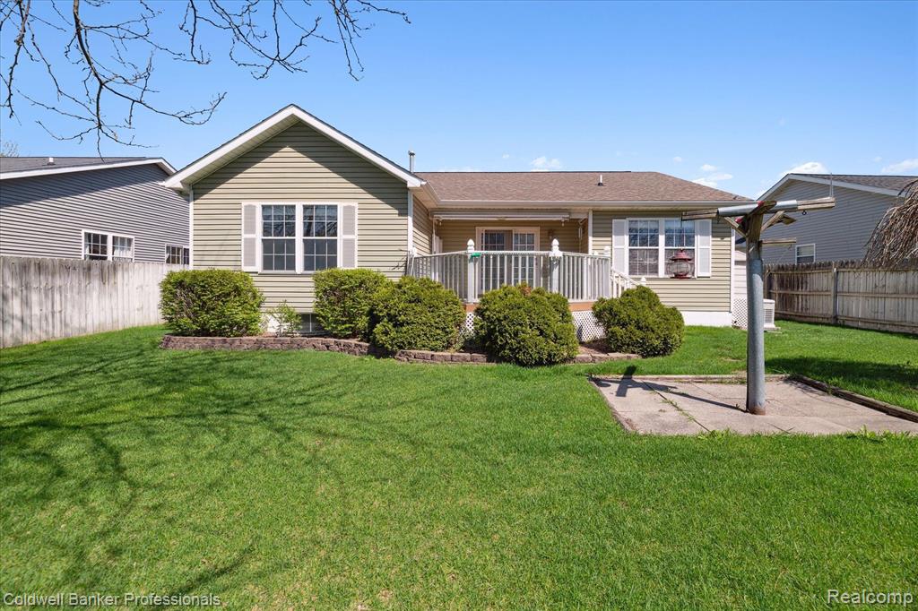 713 MARY ANN Drive, Holly, MI 48442 — Photo 15