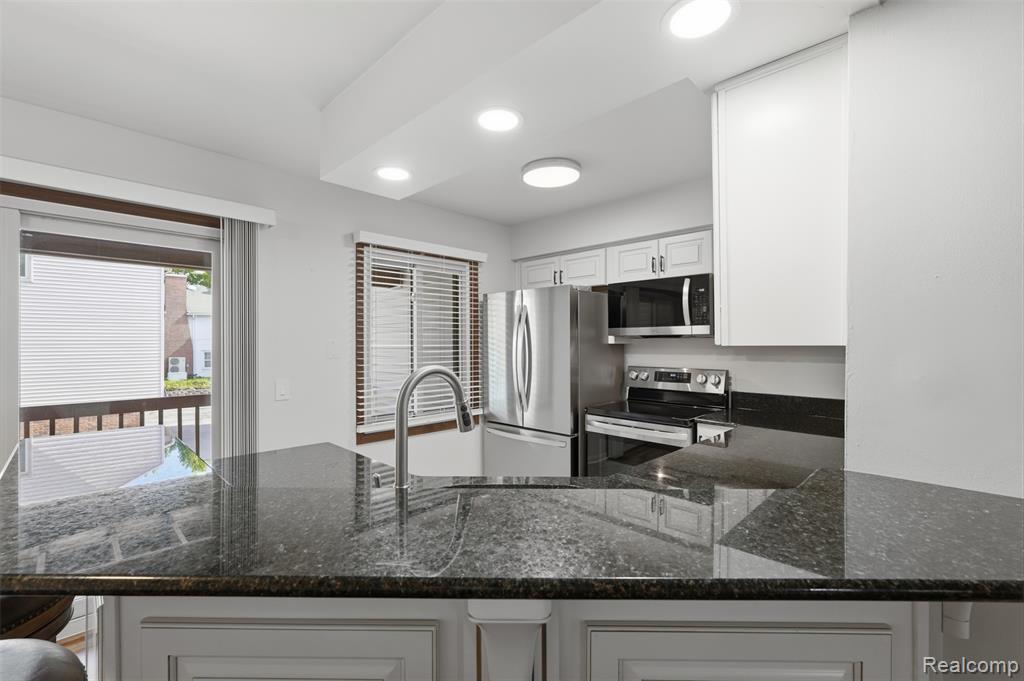 396 W Ann Arbor Trail, Plymouth, MI 48170 — Photo 7