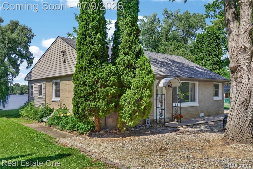 705 Sunset Drive, Attica, MI 48412