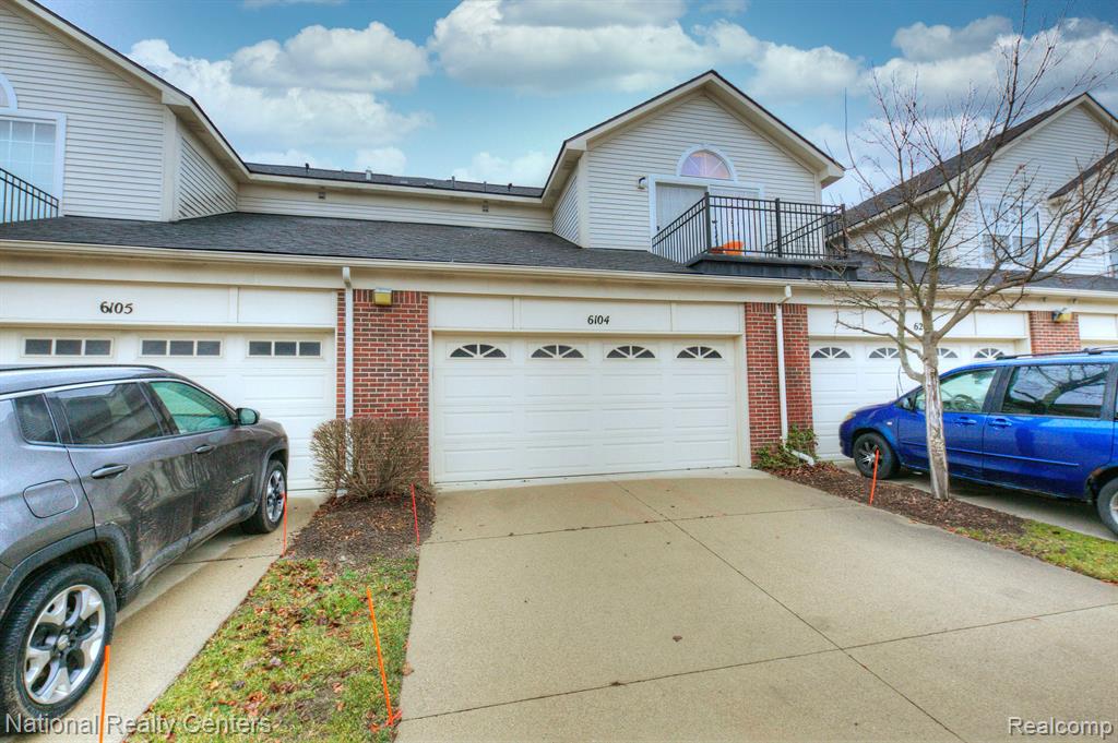 6104 JASMINE Drive, Walled Lake, MI 48390 — Photo 38