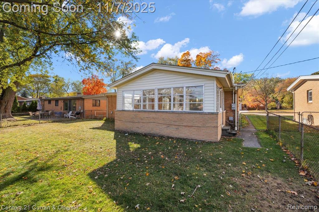 878 Brooklawn Drive, Troy, MI 48084 — Photo 29