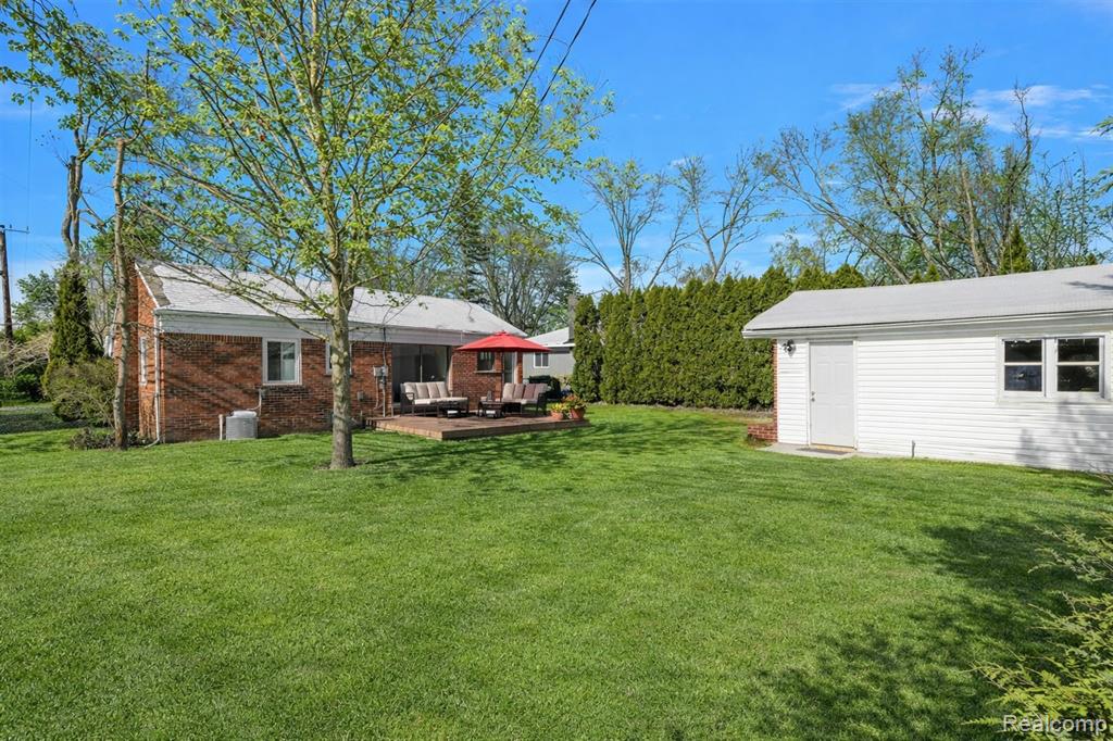 31060 E Rutland Street, Beverly Hills, MI 48025 — Photo 33
