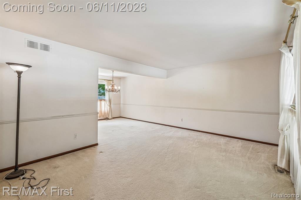 5950 Diamond Drive, Troy, MI 48085 — Photo 5