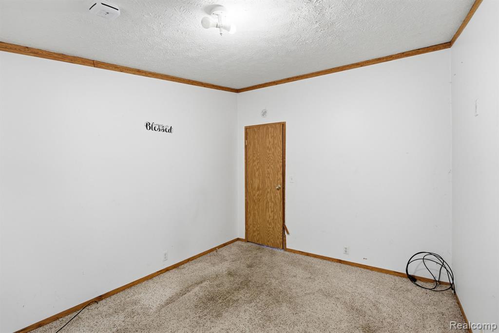 990 Voorheis Road, Waterford, MI 48328 — Photo 14