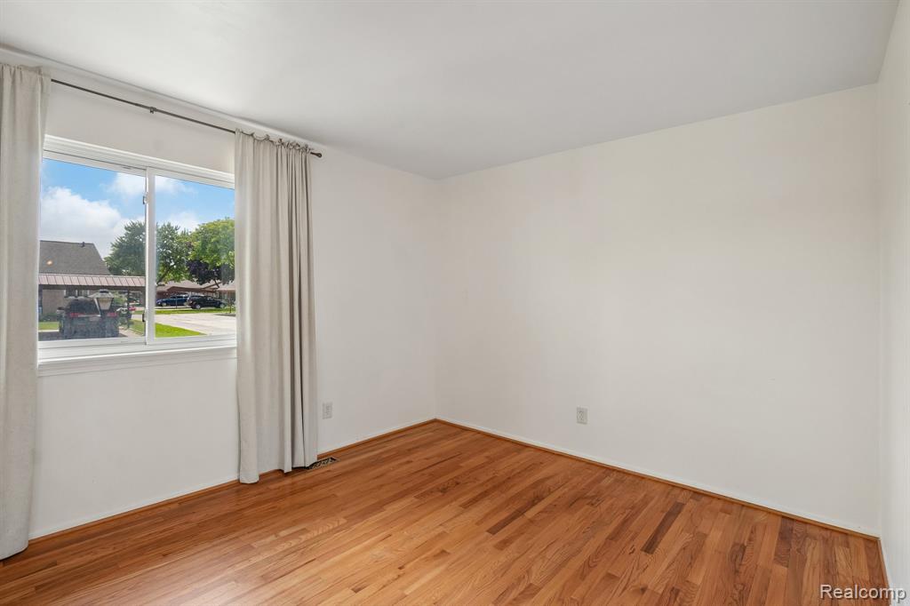 8401 18 Mile Road, 112, Sterling Heights, MI 48313 — Photo 12