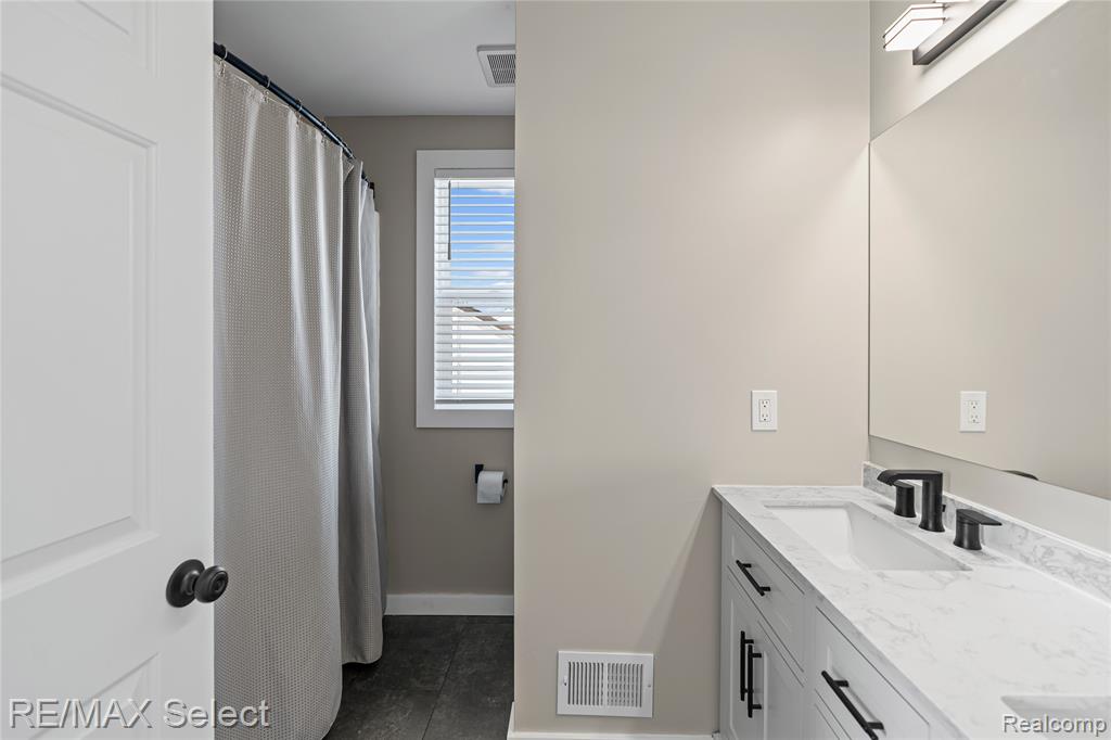 5199 Meadow Crest Circle, Holly, MI 48442 — Photo 21