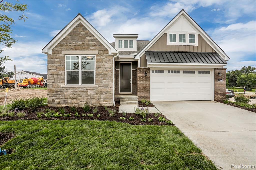 27434 Hidden Trail, South Lyon, MI 48178