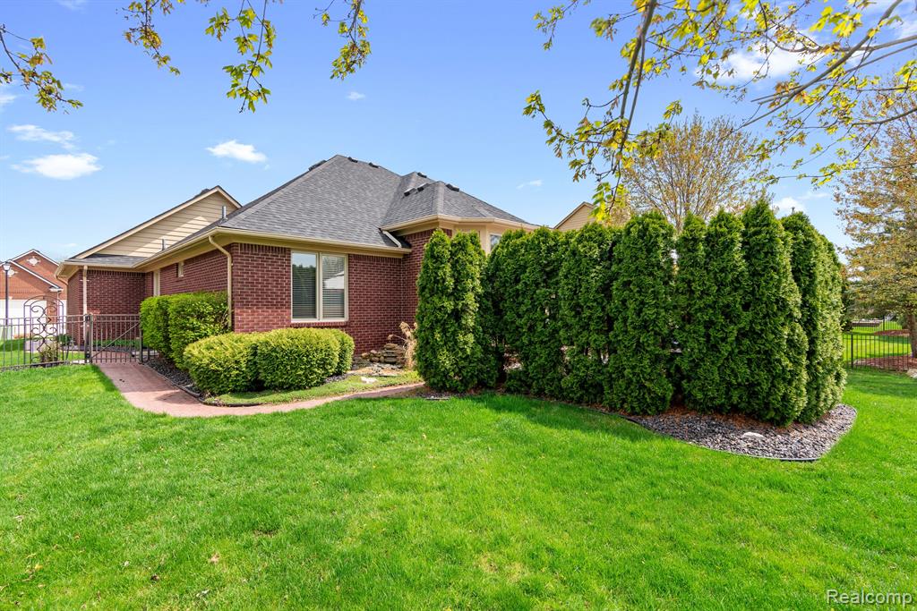 56543 BIRKDALE Drive, Macomb, MI 48042 — Photo 30