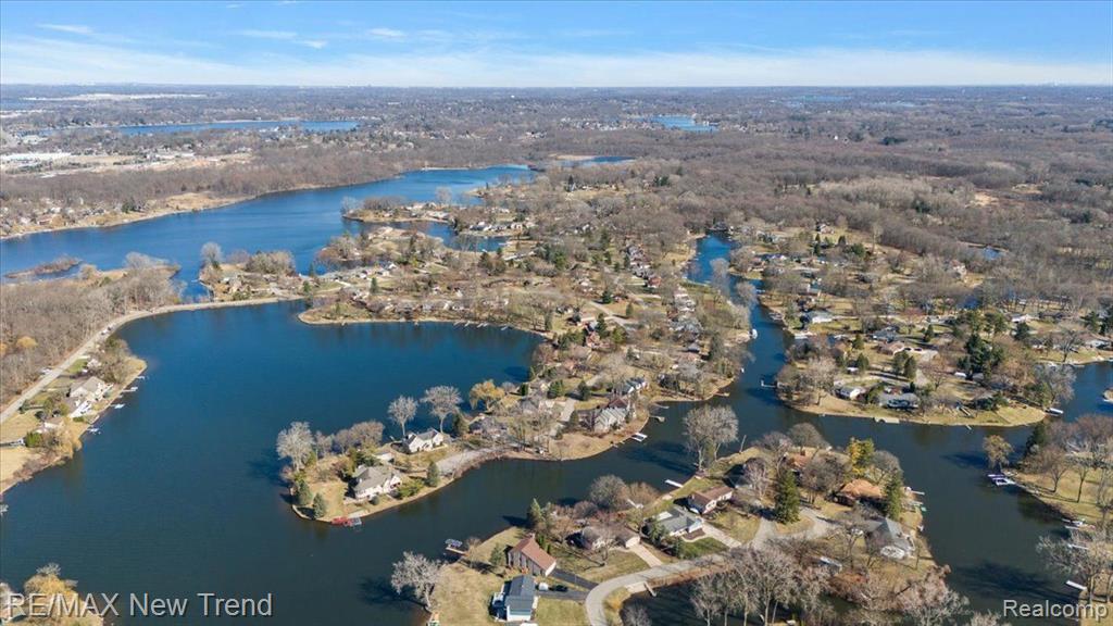 7135 CAPRI Drive, White Lake, MI 48383 — Photo 50