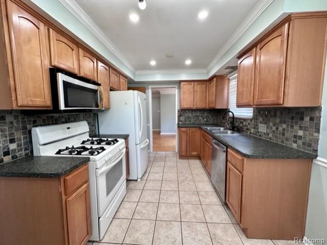 8429 Whitefield Street, Dearborn Heights, MI 48127 — Photo 20