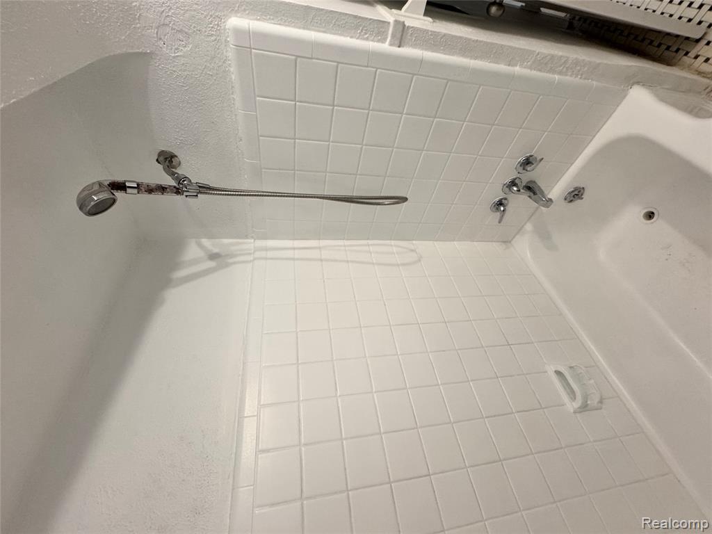 12010 Lakepointe Street, Detroit, MI, 48224