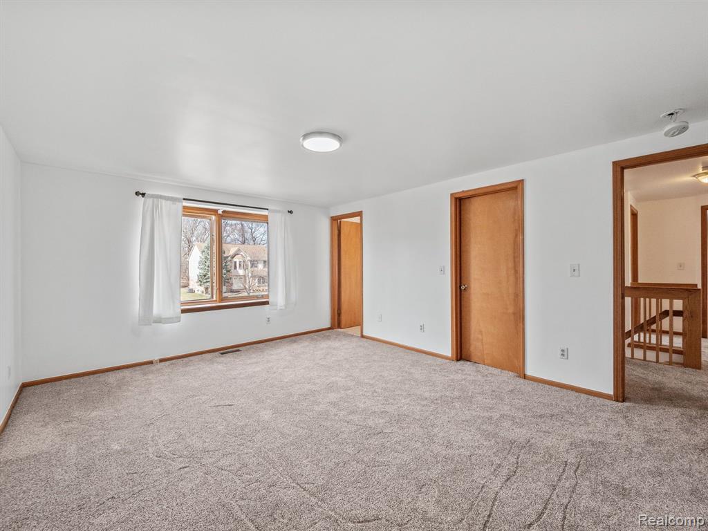 5079 W POND Circle, West Bloomfield, MI 48323 — Photo 25