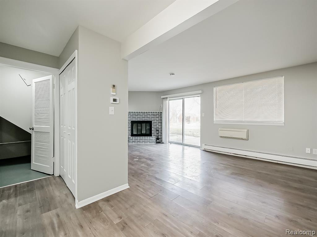178 Summit View Court, White Lake, MI — Photo 2