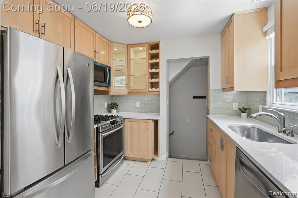 808 N Edison Avenue, Royal Oak, MI 48067 — Photo 9