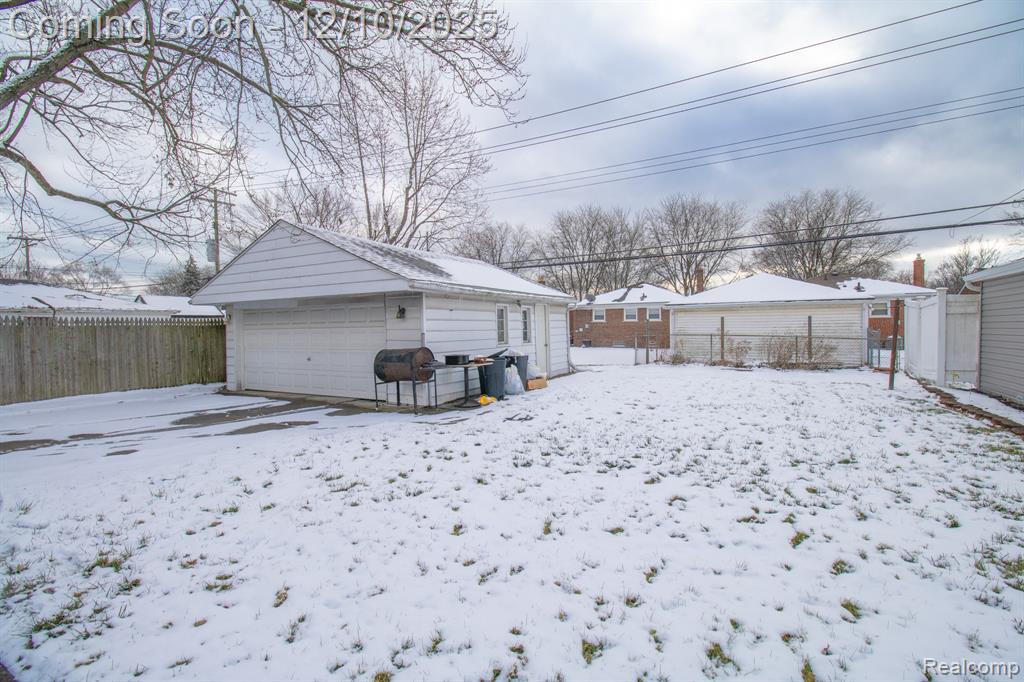 20000 Lancaster Street, Harper Woods, MI 48225 — Photo 34