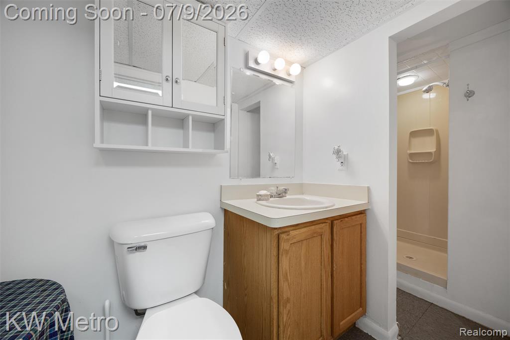 20665 Woodcrest Street, Harper Woods, MI 48225 — Photo 40
