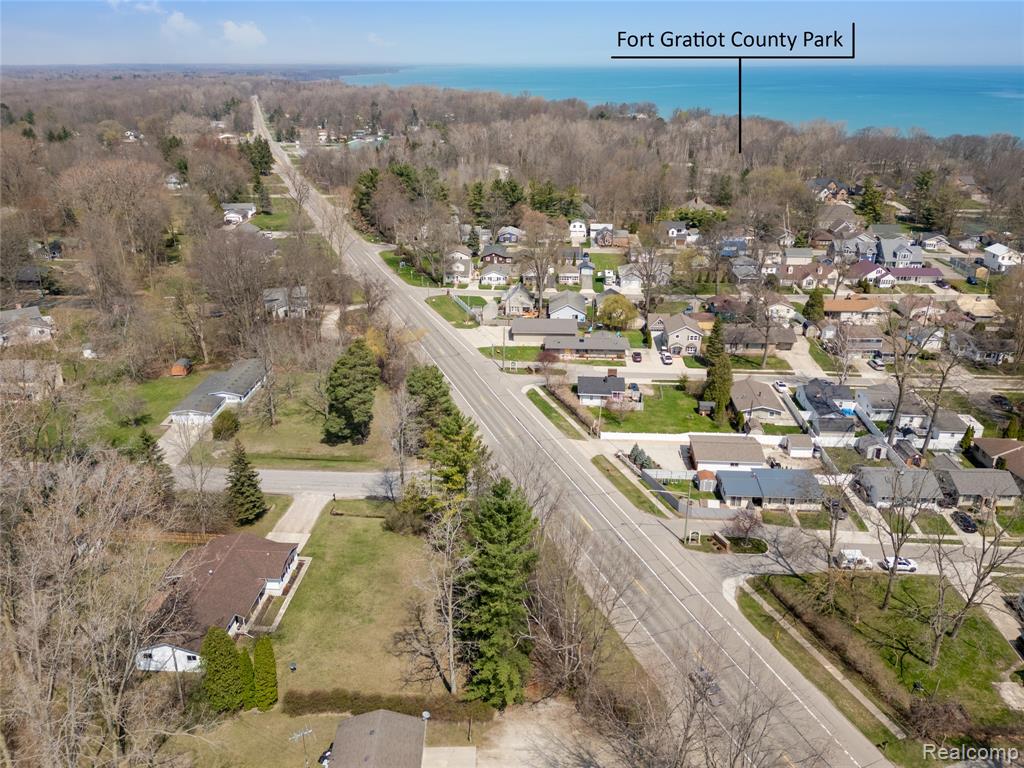 5837 Lakeshore Road, Fort Gratiot, MI 48059 — Photo 37
