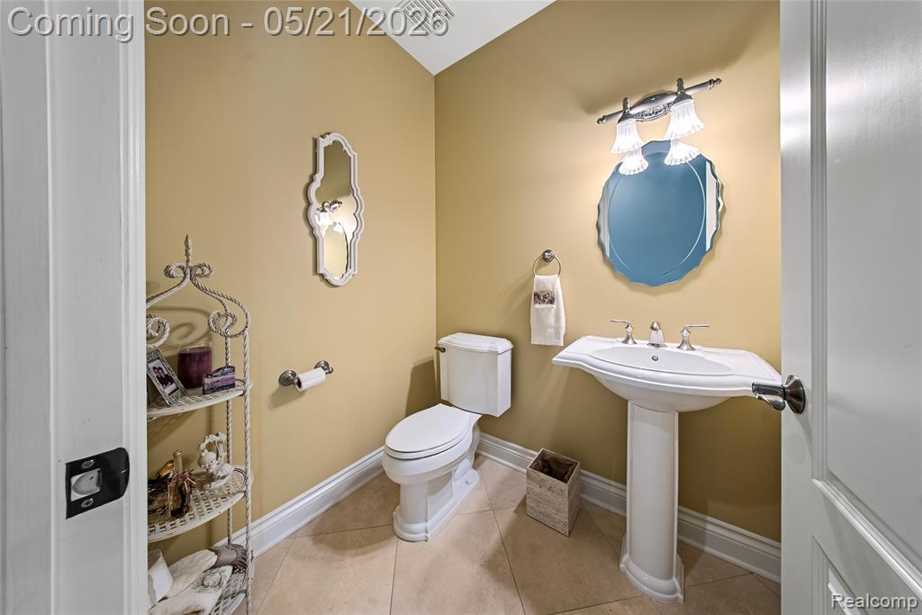 8425 Grays Drive, Grosse Ile, MI 48138 — Photo 19