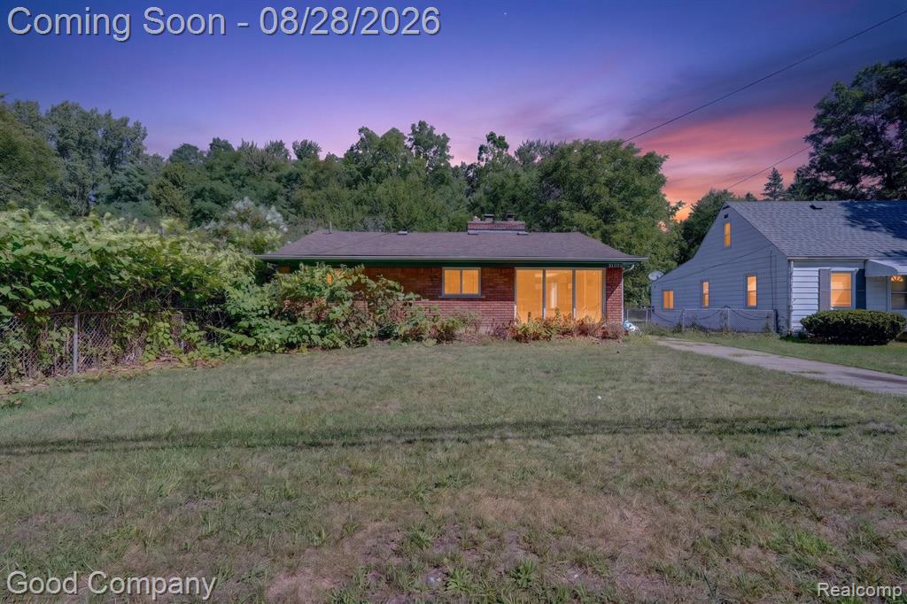 21004 Westover Avenue, Southfield, MI 48075