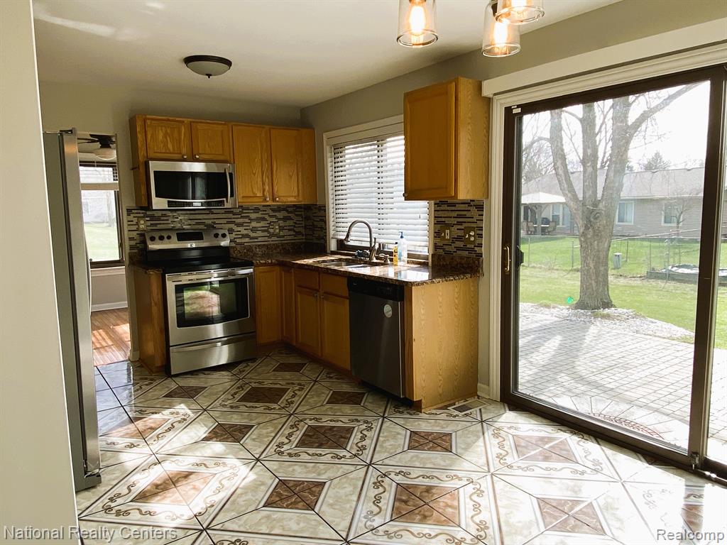 22533 CRANBROOKE Drive, Novi, MI — Photo 8