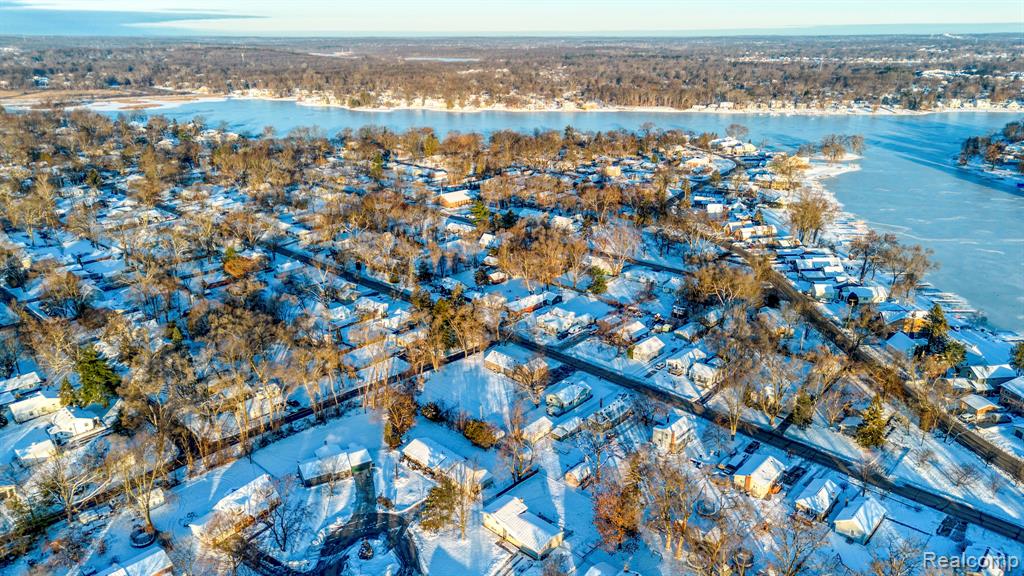 657 Lucille Drive, Wolverine Lake, MI 48390 — Photo 7
