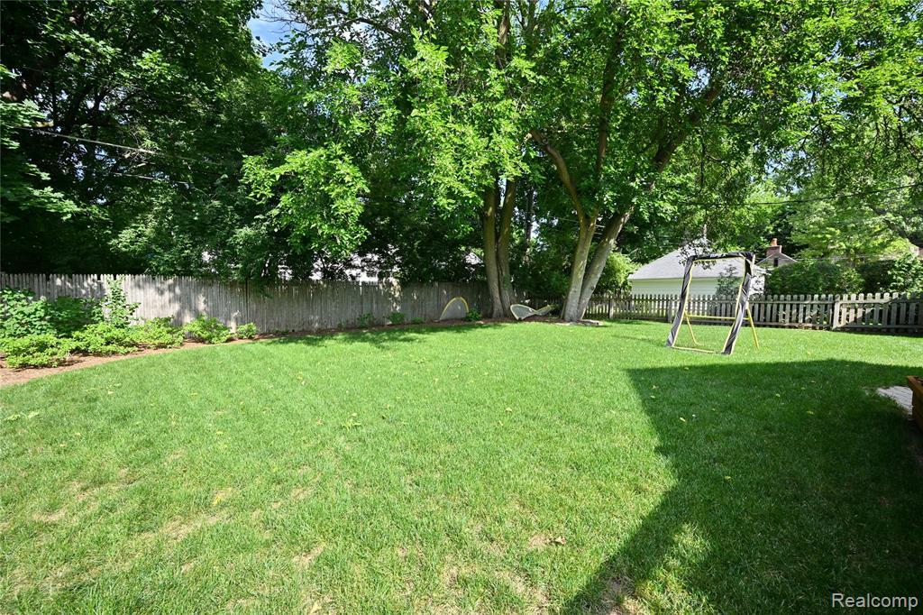 465 Kimberly Street, Birmingham, MI 48009 — Photo 30