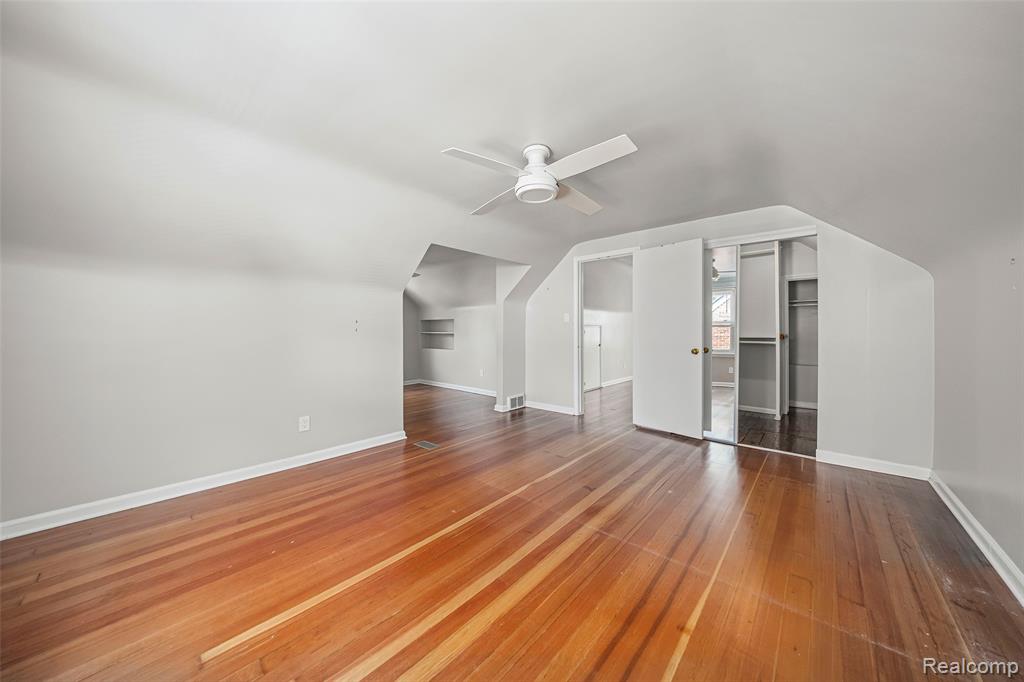 26021 Berkley Avenue, Huntington Woods, MI — Photo 24