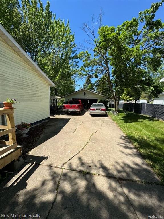 212 SUNNYBROOKE Drive, Vernon, MI 48476 — Photo 23