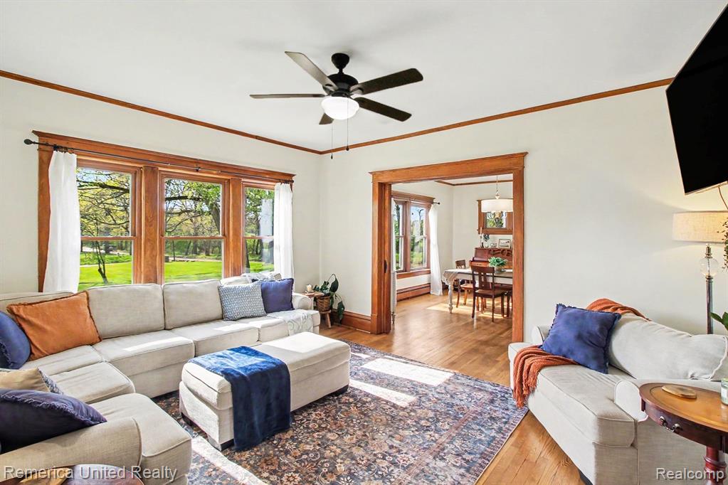 525 W Buno Road, Milford, MI 48381 — Photo 11