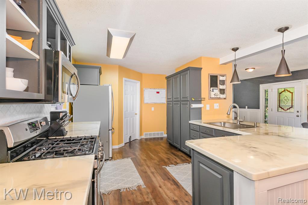 4262 W Fike Road, Coleman, MI 48618 — Photo 6
