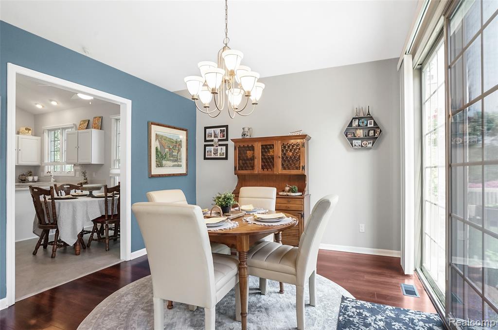 16822 Lochmoor Circle W, Northville, MI 48168 — Photo 14