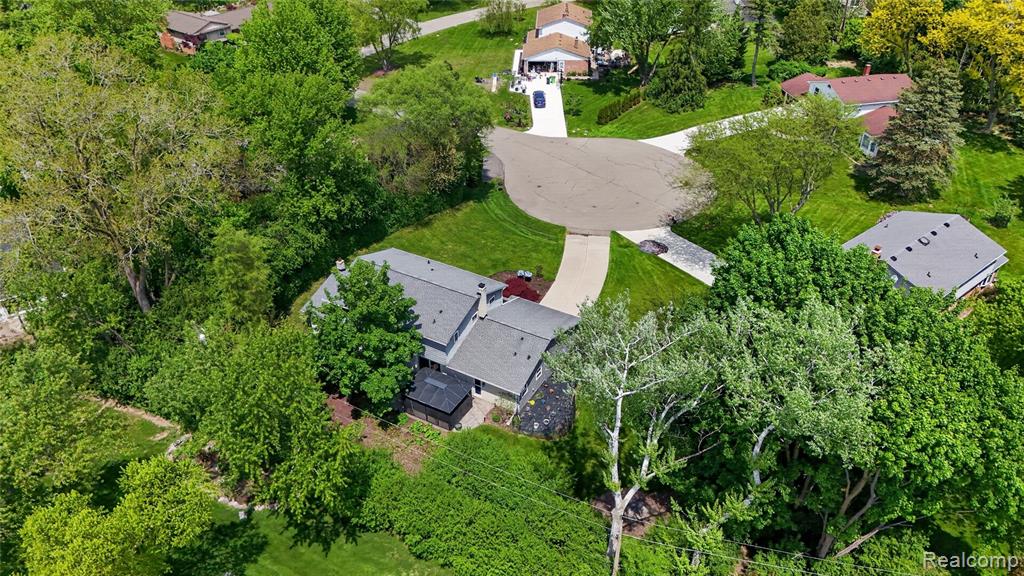 3717 Tyrconnel Court, West Bloomfield, MI 48323 — Photo 37