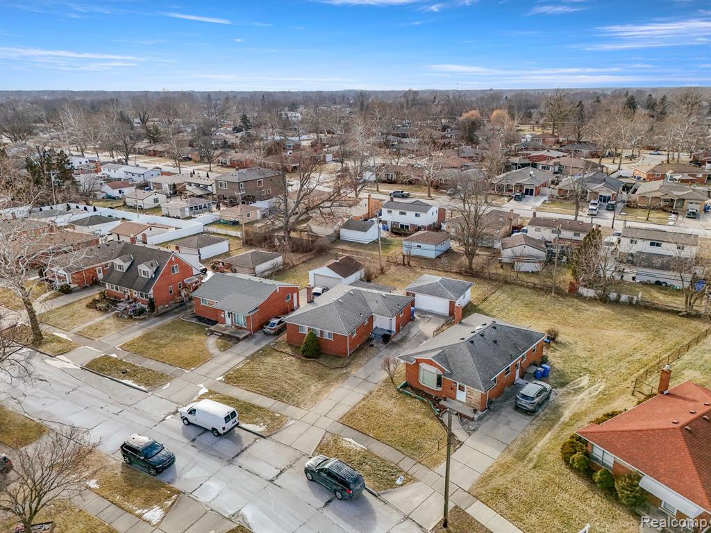 7011 ROSEMARY Street, Dearborn Heights, MI 48127 — Photo 2