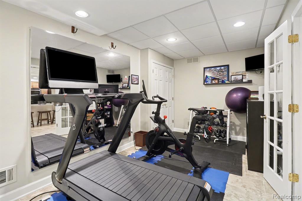 4 Riverbank Drive, Beverly Hills, MI 48025 — Photo 18