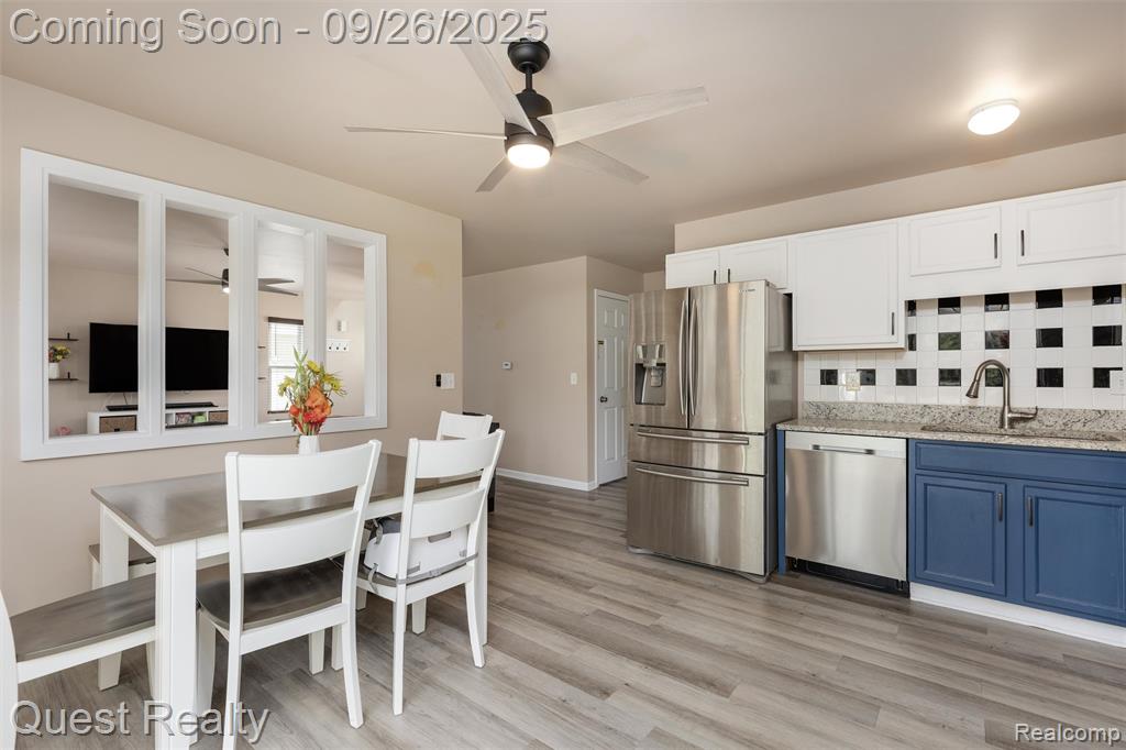 70 Fountain Park Drive, Waterford, MI 48327 — Photo 8
