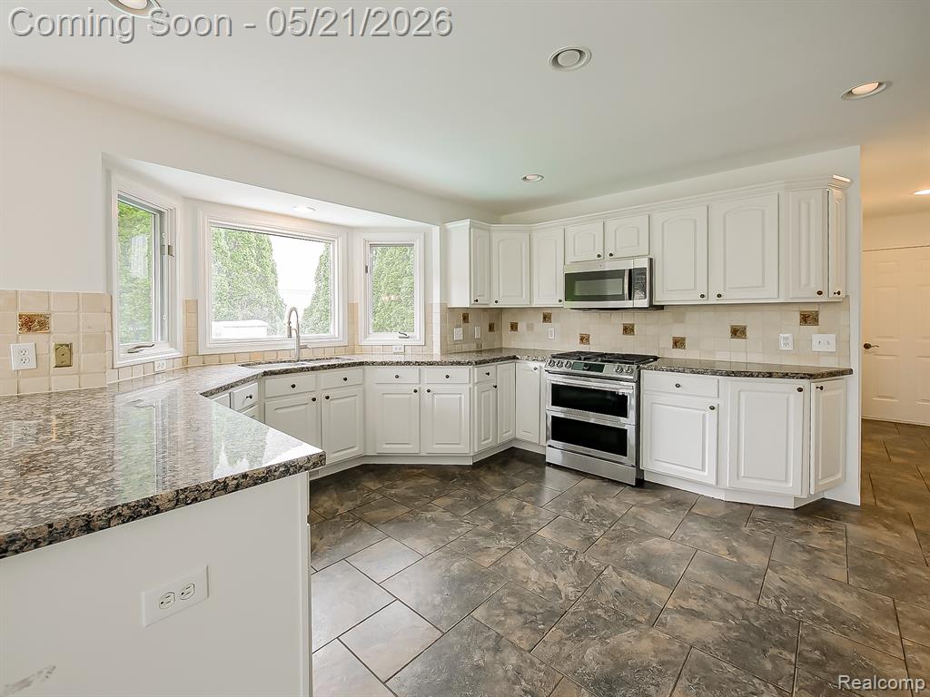 14001 Wayford Run, Shelby Twp, MI 48315 — Photo 21